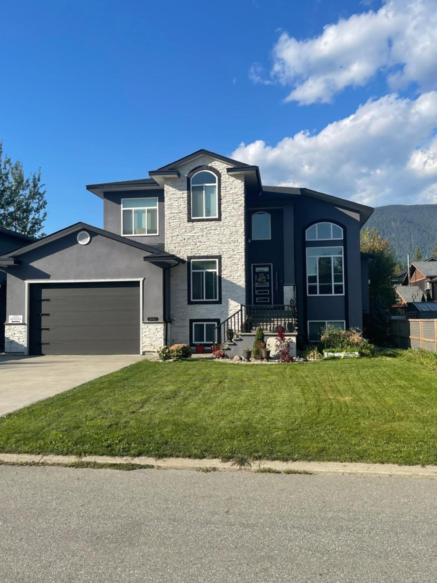 2 Bedroom Suite With Full Kitchen Revelstoke Esterno foto