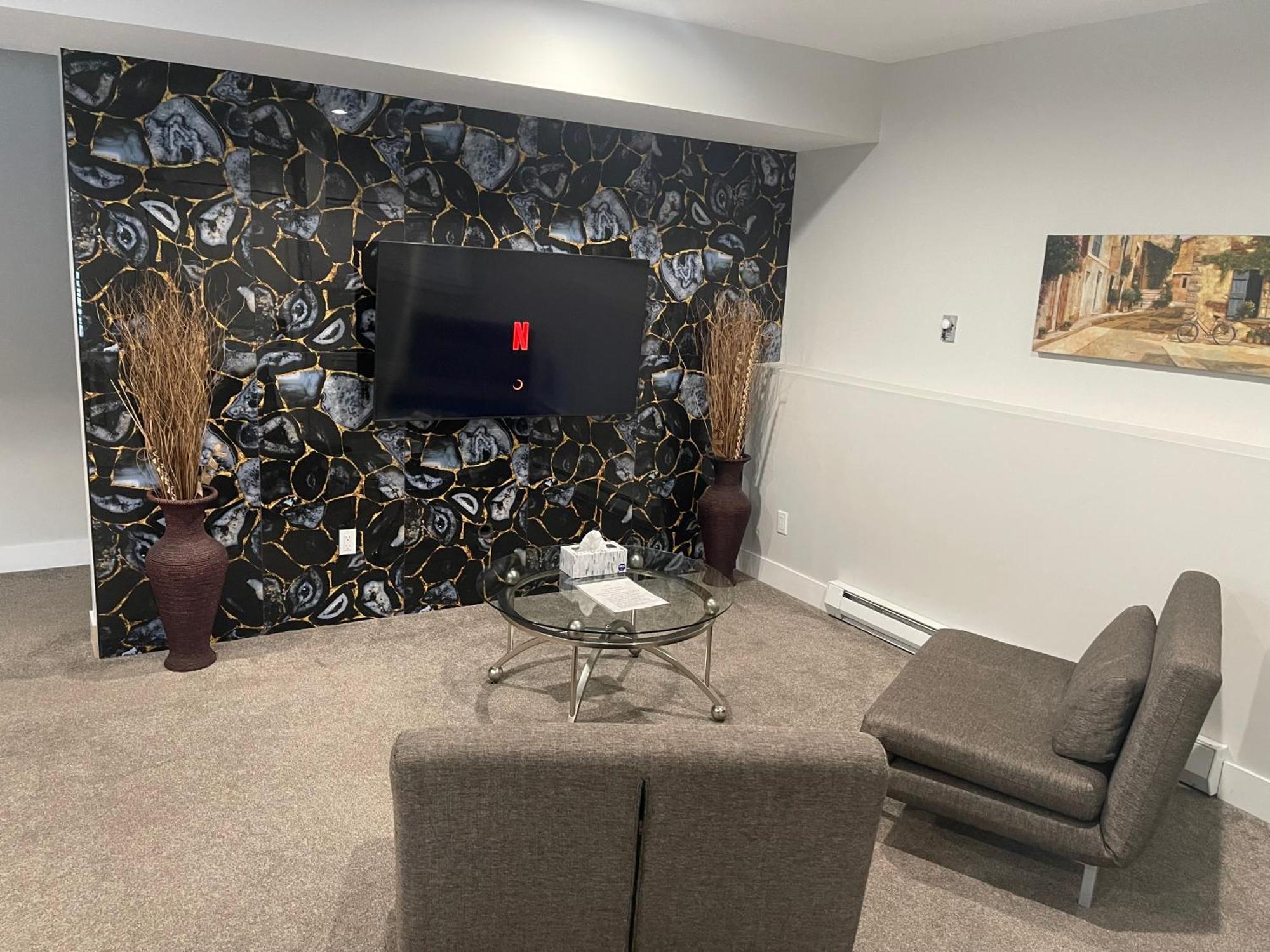 2 Bedroom Suite With Full Kitchen Revelstoke Esterno foto